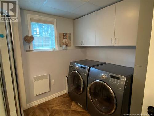 1060 Birchwood Drive, Bathurst, NB - Indoor Photo Showing Laundry Room