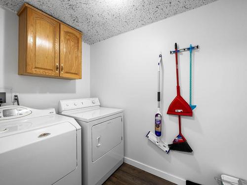 1128 Bentley Place, Kamloops, BC - Indoor Photo Showing Laundry Room