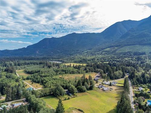 1301 Sayward Rd, Sayward, BC 