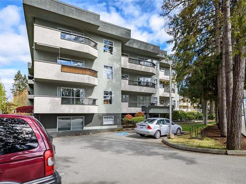 110-1045 Cumberland Rd, Courtenay, BC - Outdoor