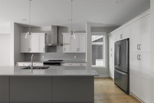 4651 Raymer Road, Kelowna, BC - Indoor Photo Showing Kitchen With Double Sink With Upgraded Kitchen