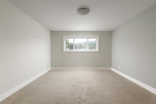 4651 Raymer Road, Kelowna, BC - Indoor Photo Showing Other Room