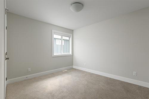 4651 Raymer Road, Kelowna, BC - Indoor Photo Showing Other Room