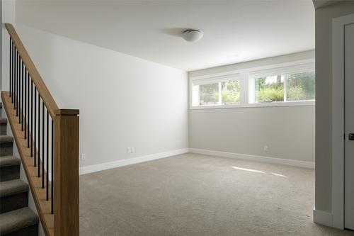 4651 Raymer Road, Kelowna, BC - Indoor Photo Showing Other Room