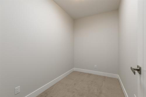 4651 Raymer Road, Kelowna, BC - Indoor Photo Showing Other Room