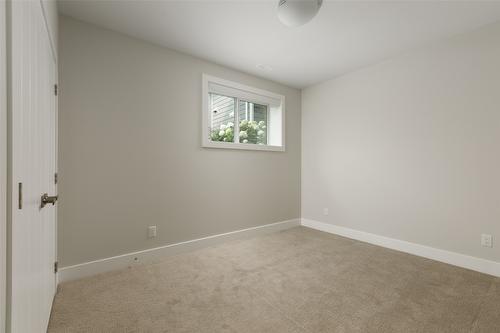 4651 Raymer Road, Kelowna, BC - Indoor Photo Showing Other Room