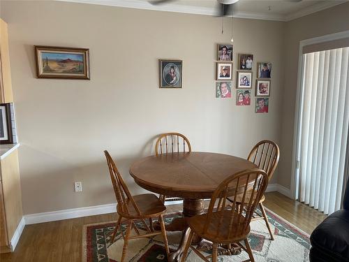 10-4404 Pleasant Valley Road, Vernon, BC - Indoor Photo Showing Dining Room