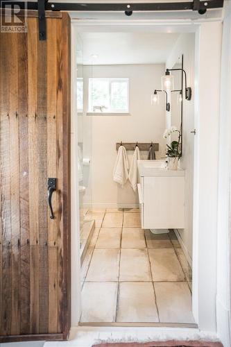 614 Josephine  Street, Nelson, BC - Indoor Photo Showing Bathroom