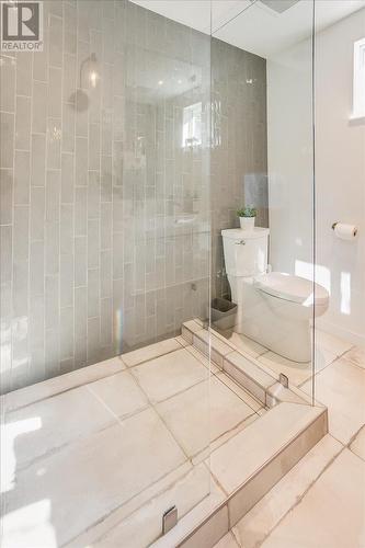 614 Josephine  Street, Nelson, BC - Indoor Photo Showing Bathroom