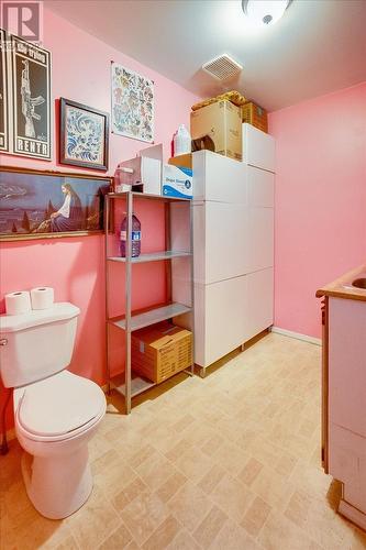 614 Josephine  Street, Nelson, BC - Indoor Photo Showing Bathroom