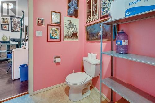 614 Josephine  Street, Nelson, BC - Indoor Photo Showing Bathroom