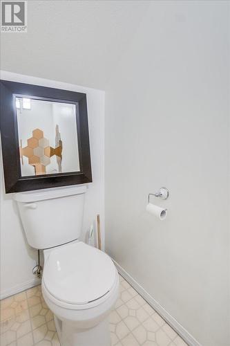 614 Josephine  Street, Nelson, BC - Indoor Photo Showing Bathroom