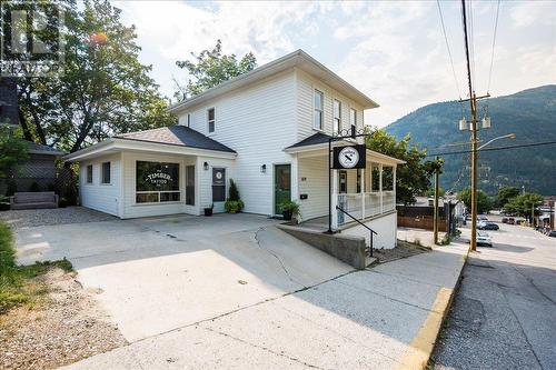 614 Josephine  Street, Nelson, BC - Outdoor