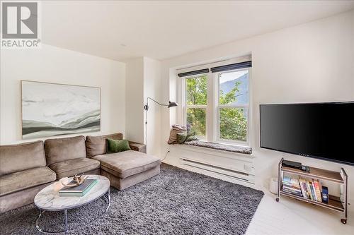 614 Josephine  Street, Nelson, BC - Indoor Photo Showing Living Room