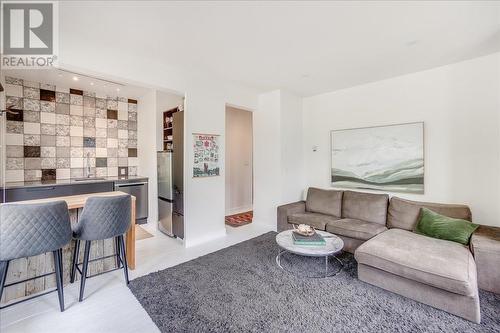 614 Josephine  Street, Nelson, BC - Indoor Photo Showing Living Room