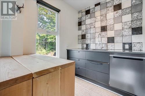 614 Josephine  Street, Nelson, BC - Indoor Photo Showing Kitchen