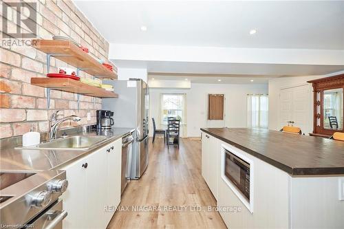 59 Permilla Street, St. Catharines, ON - Indoor Photo Showing Kitchen