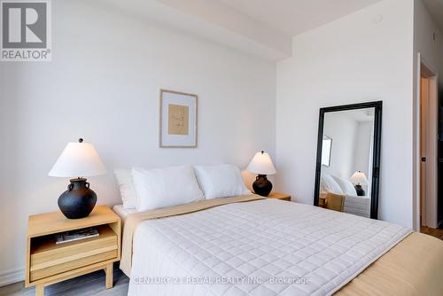 702 - 460 Dundas Street E, Hamilton (Waterdown), ON - Indoor Photo Showing Bedroom