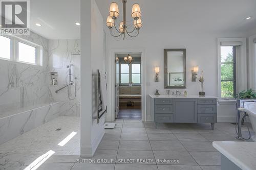 1011 Cherrygrove Drive, London, ON - Indoor Photo Showing Bathroom