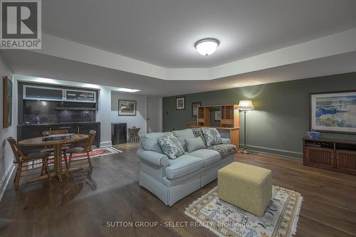 1011 Cherrygrove Drive, London, ON - Indoor Photo Showing Living Room