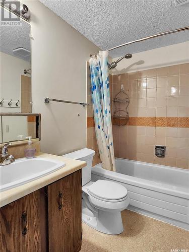 310 423 Tait Court, Saskatoon, SK - Indoor Photo Showing Bathroom