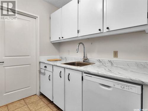 310 423 Tait Court, Saskatoon, SK - Indoor Photo Showing Kitchen