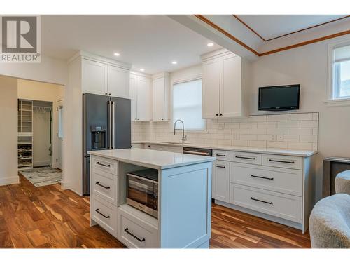 1101 Columbia  Avenue, Trail, BC - Indoor Photo Showing Kitchen With Upgraded Kitchen