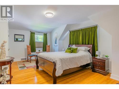 1101 Columbia  Avenue, Trail, BC - Indoor Photo Showing Bedroom