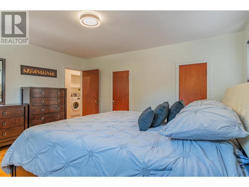 1101 Columbia  Avenue, Trail, BC - Indoor Photo Showing Bedroom