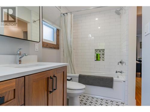 1101 Columbia  Avenue, Trail, BC - Indoor Photo Showing Bathroom