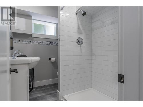 1101 Columbia  Avenue, Trail, BC - Indoor Photo Showing Bathroom