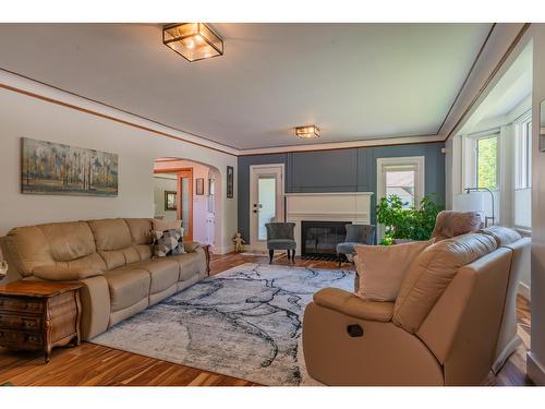 1101 Columbia Avenue, Trail, BC - Indoor Photo Showing Living Room With Fireplace