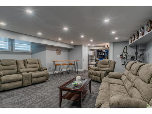 1101 Columbia Avenue, Trail, BC - Indoor Photo Showing Basement