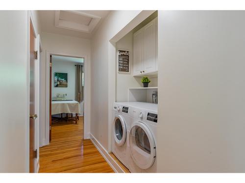 1101 Columbia Avenue, Trail, BC - Indoor Photo Showing Laundry Room