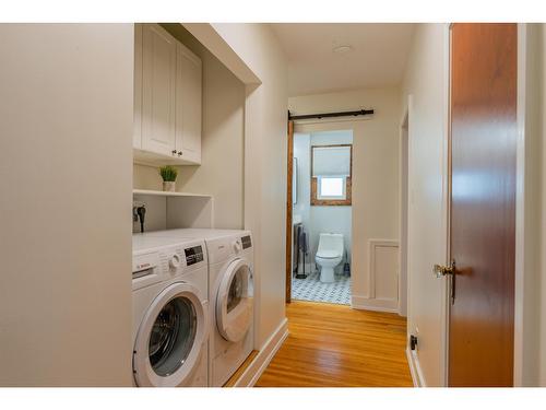 1101 Columbia Avenue, Trail, BC - Indoor Photo Showing Laundry Room