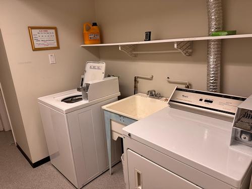 4 - 668 75Th Avenue, Grand Forks, BC - Indoor Photo Showing Laundry Room