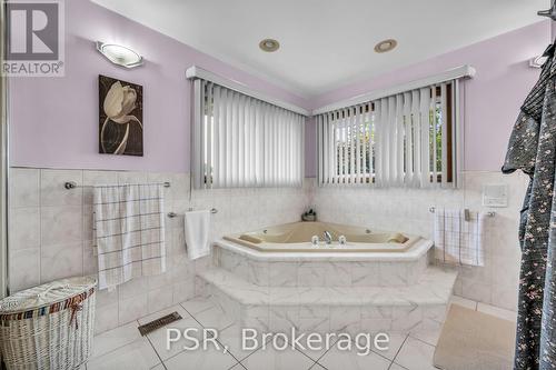 154 Gainsborough Road, Hamilton (Riverdale), ON - Indoor Photo Showing Bathroom