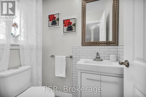 154 Gainsborough Road, Hamilton (Riverdale), ON - Indoor Photo Showing Bathroom