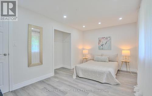 1032 Stone Church Road S, Hamilton (Templemead), ON - Indoor Photo Showing Bedroom