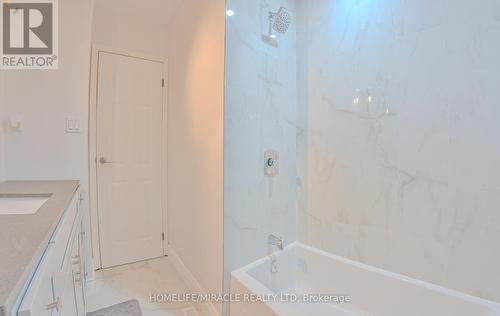 1032 Stone Church Road S, Hamilton (Templemead), ON -  Photo Showing Bathroom