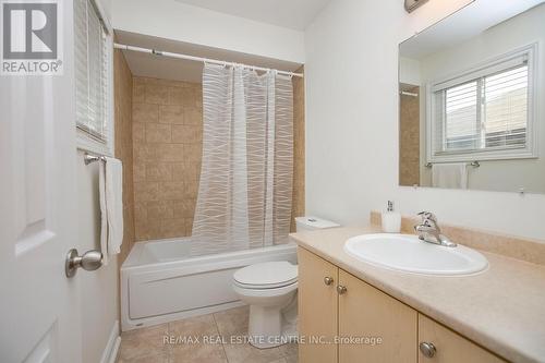 25 Oaklea Boulevard, Brampton (Fletcher'S Creek South), ON - Indoor Photo Showing Bathroom