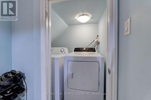 25 Oaklea Boulevard, Brampton (Fletcher'S Creek South), ON - Indoor Photo Showing Laundry Room