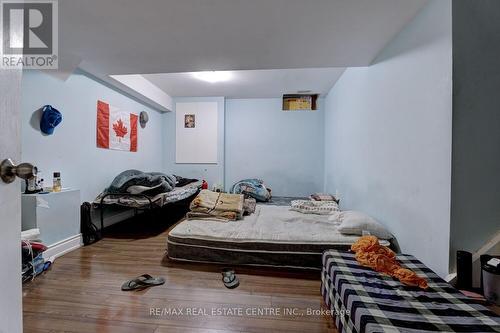 25 Oaklea Boulevard, Brampton (Fletcher'S Creek South), ON - Indoor Photo Showing Bedroom