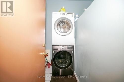 59 Parkside Drive E, Brampton, ON - Indoor Photo Showing Laundry Room