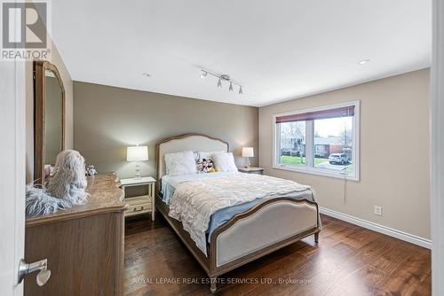 11 Rayne Avenue, Oakville (College Park), ON - Indoor Photo Showing Bedroom