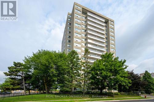 507 - 2263 Marine Drive, Oakville (Bronte West), ON - Outdoor