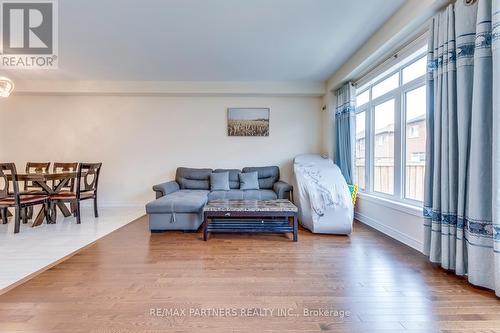 14 Reddington Road, Markham (Cedarwood), ON - Indoor Photo Showing Living Room