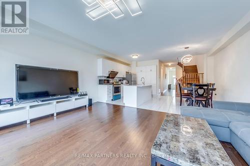 14 Reddington Road, Markham (Cedarwood), ON - Indoor Photo Showing Living Room