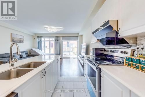 14 Reddington Road, Markham, ON - Indoor Photo Showing Kitchen With Double Sink