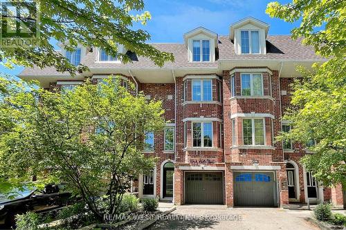 132 Hall Street, Richmond Hill, ON - Outdoor With Facade